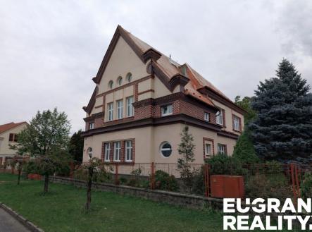 2 | Prodej - dům/vila, 210 m²