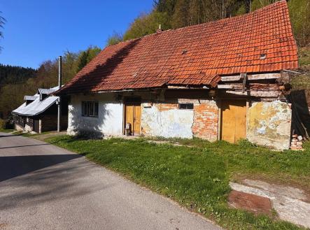 8d742d39-32bc-4fd3-822d-1e9401fb1c57 | Prodej - pozemek pro bydlení, 174 m²