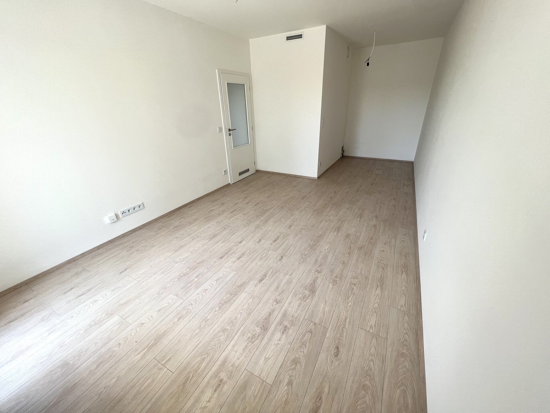 Prodej bytu (45,3m2)  2+kk s terasou (21,3) a parkovacím stáním, novostavba - Fr. Diviše, Praha 10