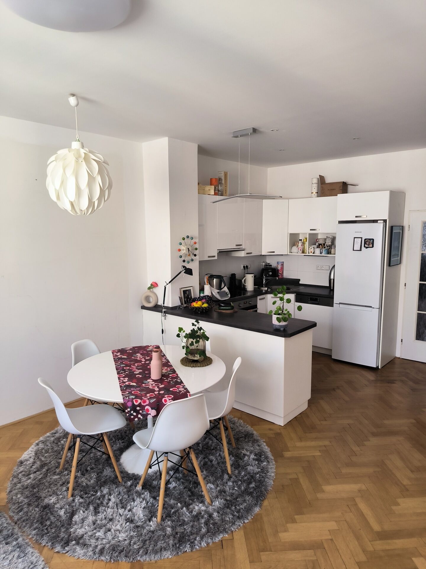 Pronájem bytu 3+kk, 93 m2 + balkon, klimatizace, 4.NP, Na Rybníčku - Praha 2