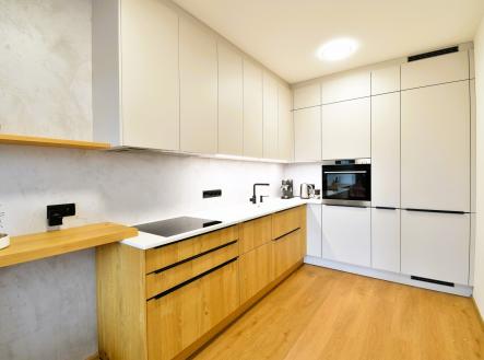 Pronájem bytu, 3+kk, 88 m²