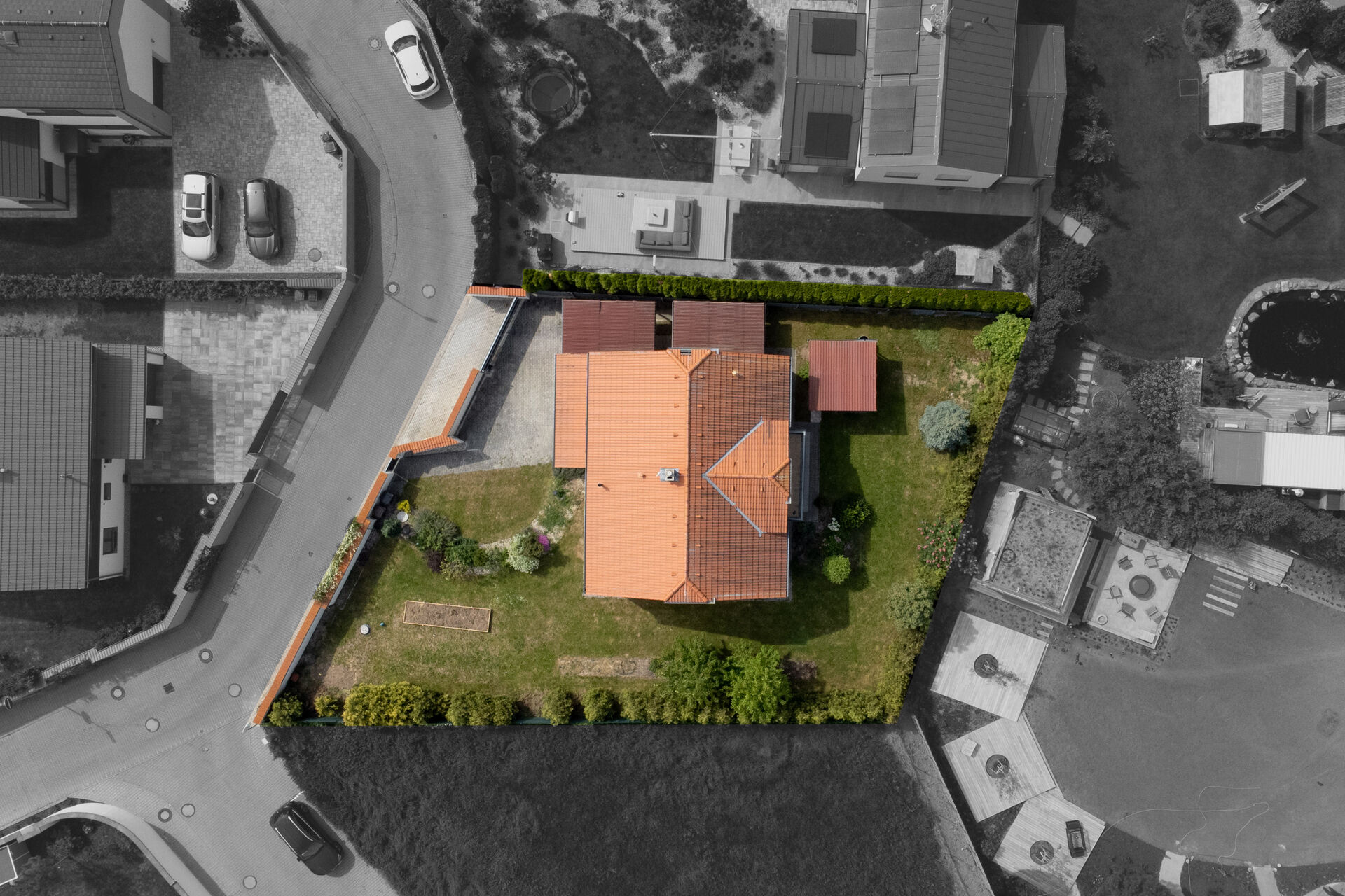 Prodej rodinného domu 6+kk o užitné ploše 199m2, pozemek 793m2, garáž