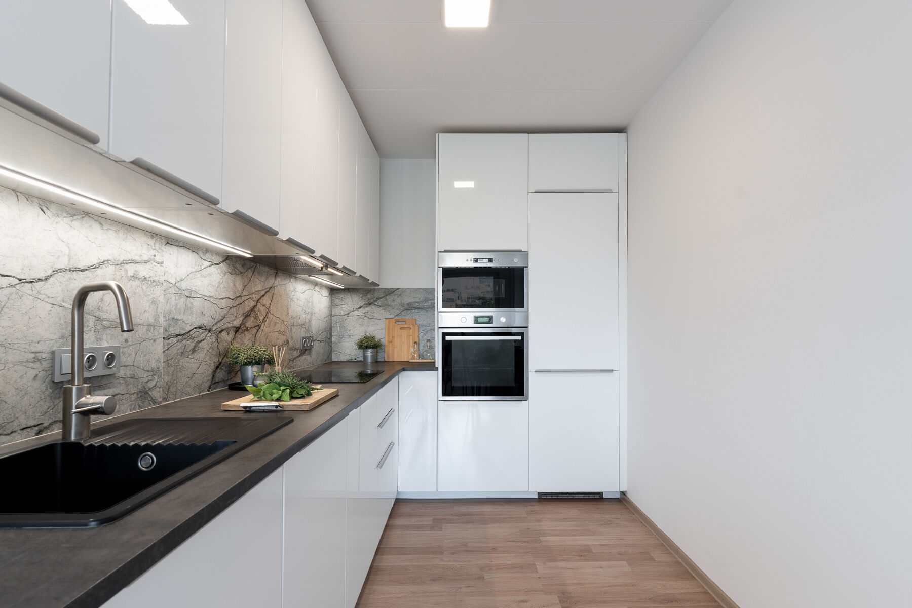 Prodej družstevního bytu 3+kk s lodžií, Pod Jarovem, Praha 3