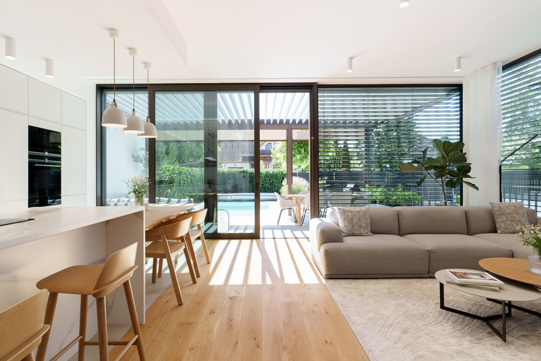 Designový RD o dispozici 4+kk, užitné ploše 186 m2, se zahradou 356 m2