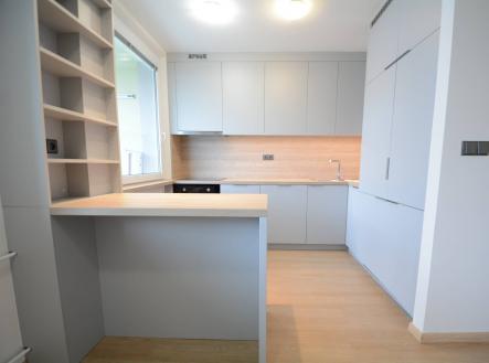 Pronájem bytu, 3+kk, 77 m²