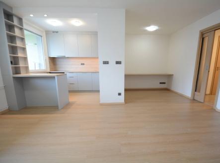 Pronájem bytu, 3+kk, 77 m²