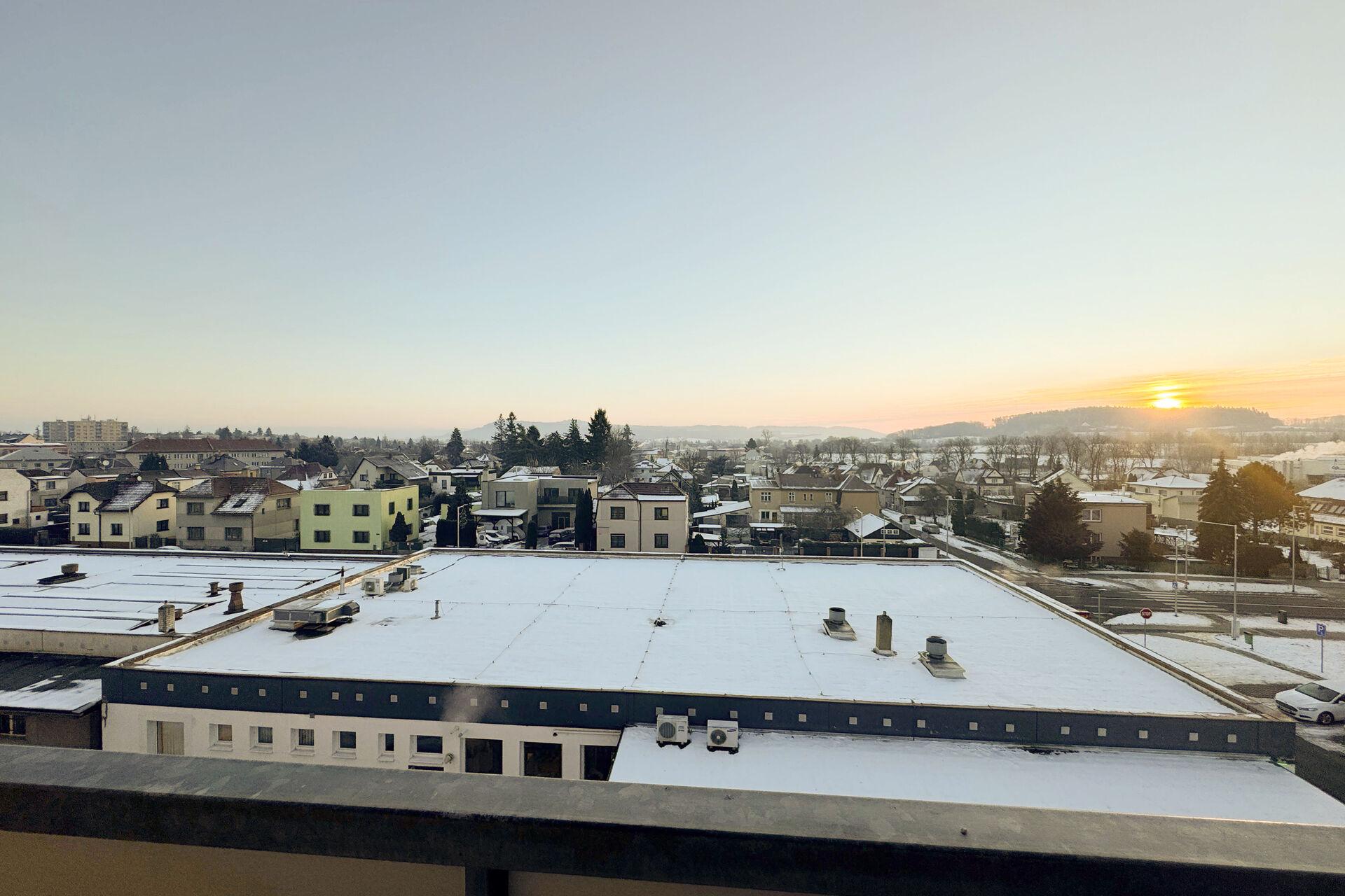 Prodej bytu 2+kk, 39 m², balkon, poslední patro, nízké náklady