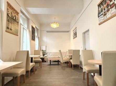 Pronájem - obchodní prostor