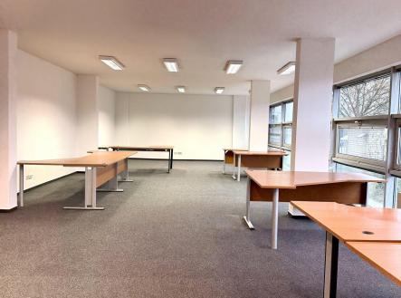 Pronájem - kanceláře, 97 m²