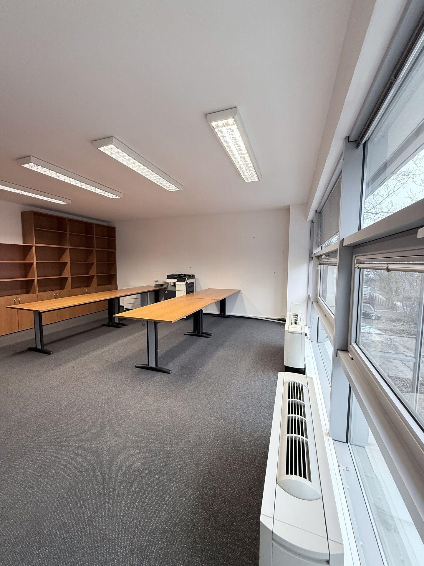 Pronájem kanceláře 38,4m2