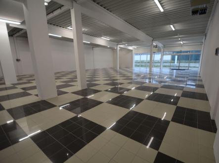 Pronájem - obchodní prostor