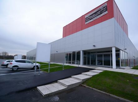 Pronájem - obchodní prostor