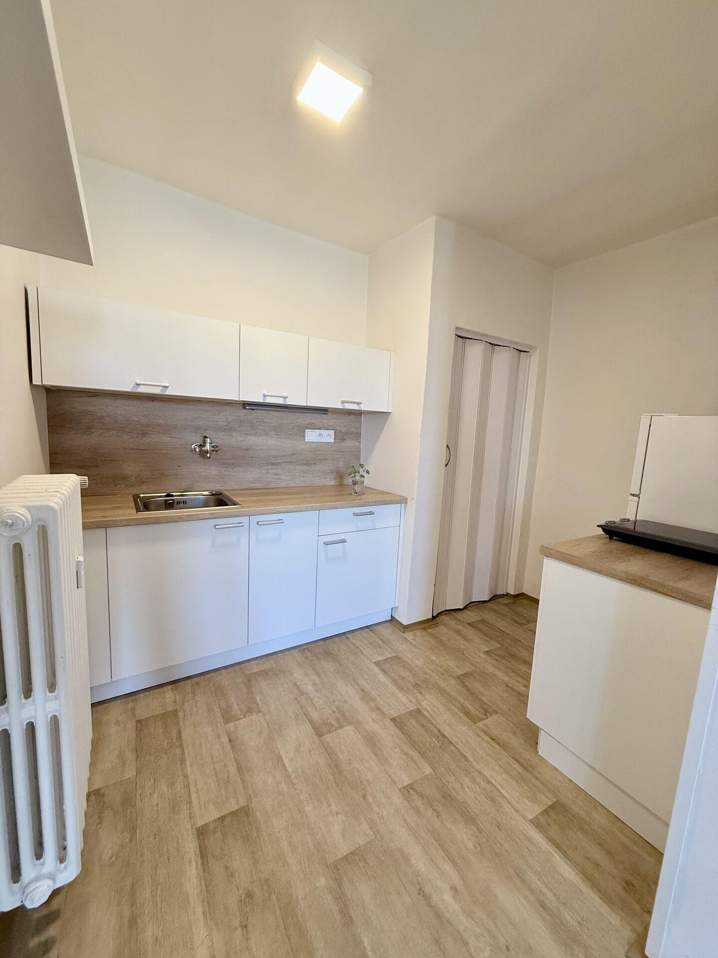 Pronájem bytu 40m2 1+kk s terasou (9m2), Břevnov - Praha 6