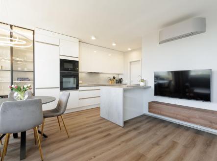 Pronájem bytu, 4+kk, 73 m²