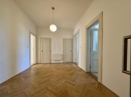 Pronájem bytu, 2+1, 87 m² obrázek