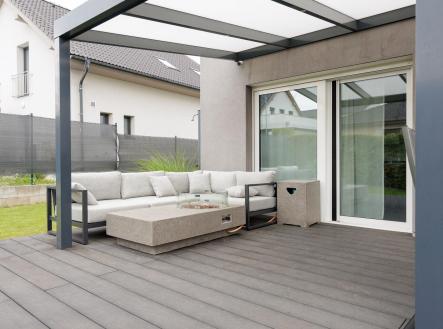 Pronájem - dům/vila, 202 m²