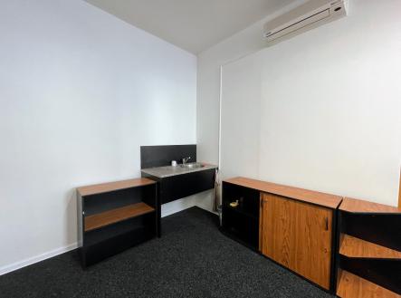 IMG_4743 | Pronájem - kanceláře, 35 m²