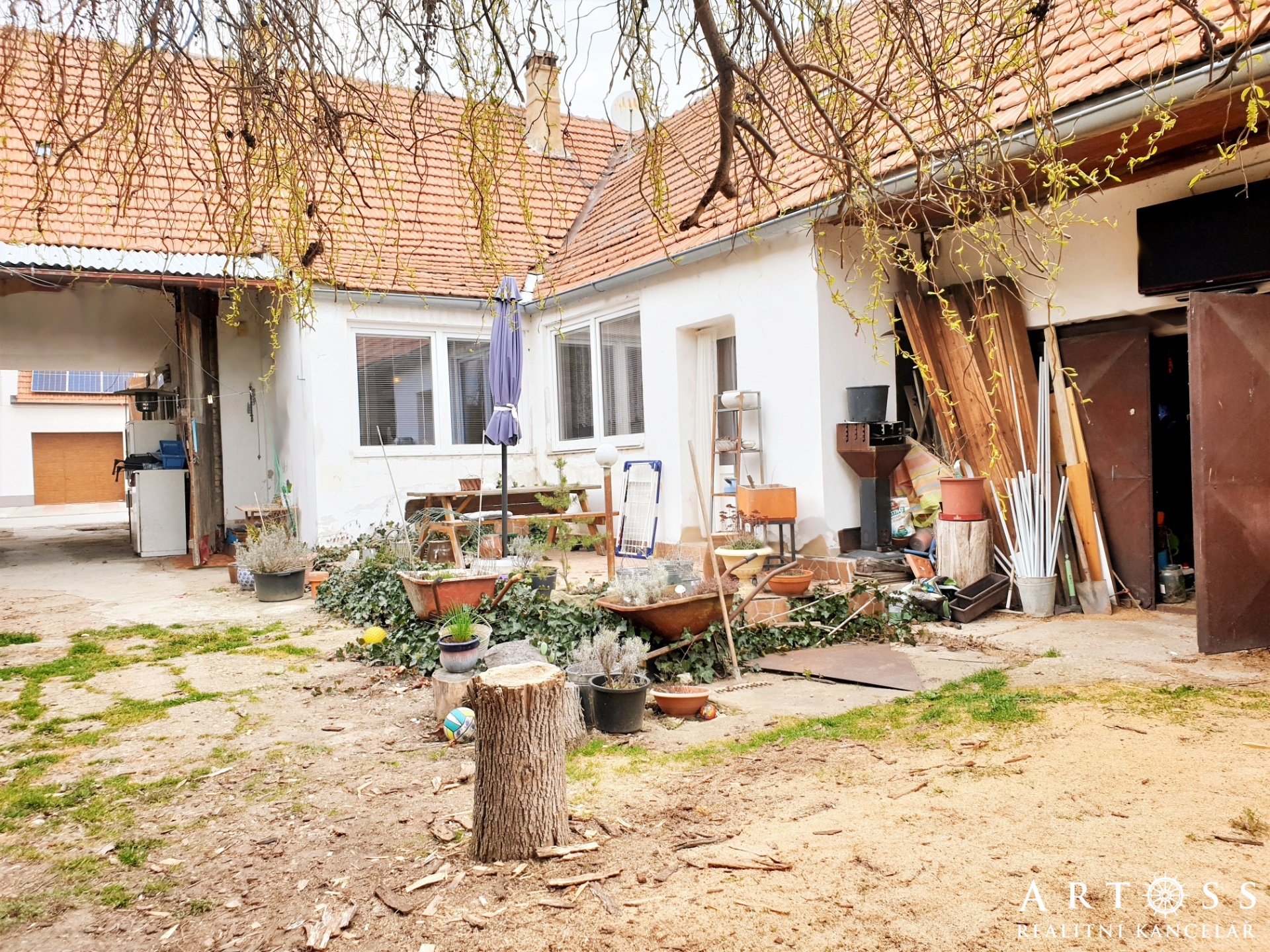 Rodinný dům se zahradou a vjezdem, vhodný i k podnikání, Strachotín, atraktivní místo