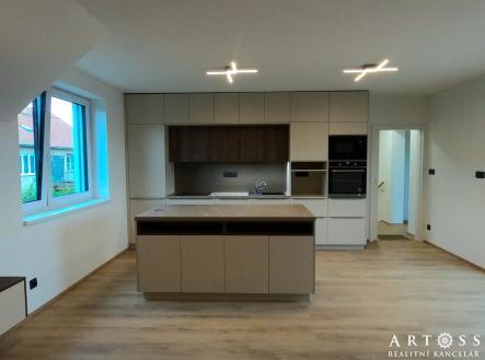 GOPR0701_1693804462413 | Pronájem - dům/vila, 156 m²