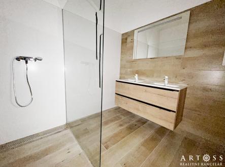 Koupelna 2 | Pronájem bytu, 2+kk, 84 m²