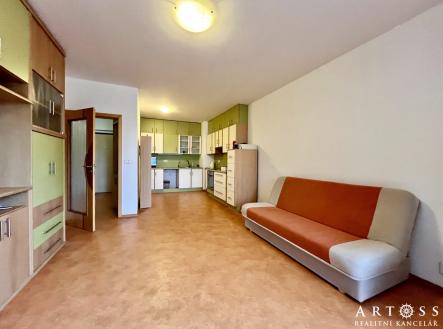 Obývací pokoj s KK | Prodej bytu, 2+kk, 65 m²
