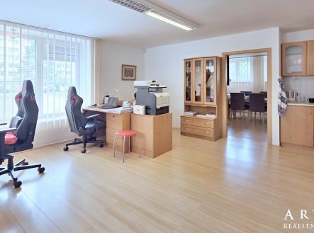 Kancelář | Pronájem - obchodní prostor, 48 m²