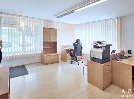 Kancelář | Pronájem - obchodní prostor, 48 m²