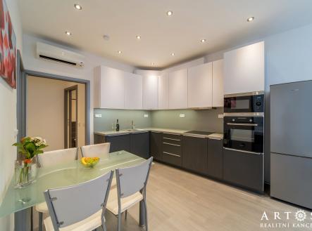 4 | Pronájem bytu, 3+kk, 60 m²