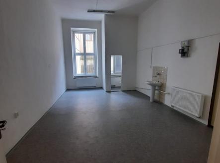 IMG-20220329-WA0005 | Pronájem - obchodní prostor, 56 m²