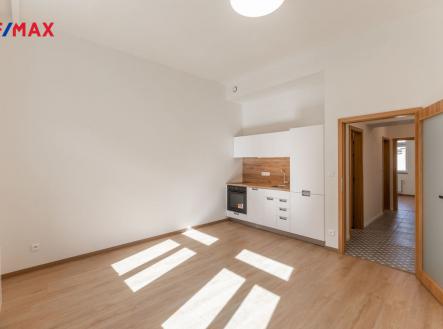 Obývací pokoj s kuchyňským koutem | Pronájem bytu, 2+kk, 42 m²