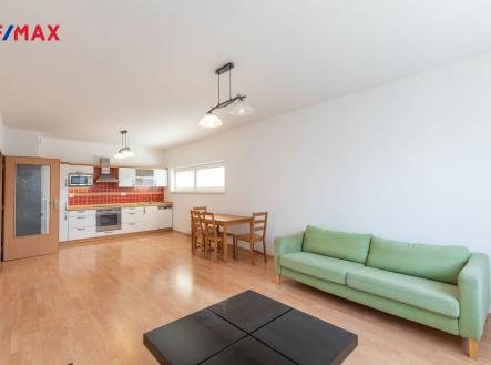 Obývací pokoj s kuchyňským koutem | Pronájem bytu, 3+kk, 86 m²