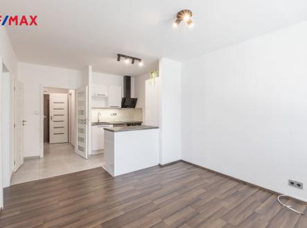 Obývací pokoj s kuchyňským koutem | Pronájem bytu, 2+kk, 41 m²