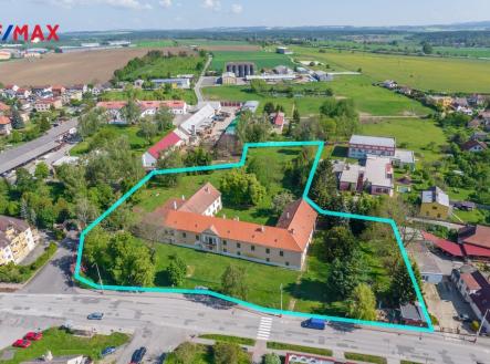 Letecký pohled na zámek | Prodej - historický objekt, 11 184 m²