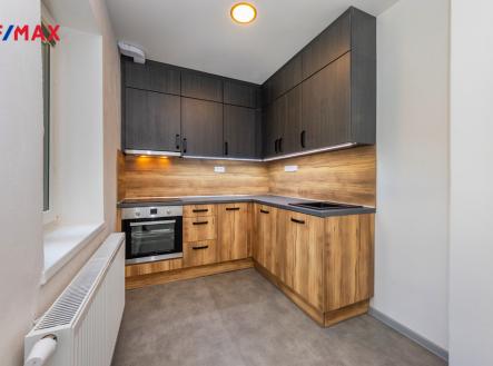 1. Kuchyně v bytě 3+1 | Pronájem bytu, 3+1, 73 m²