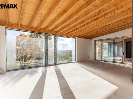 Hlavní obývací prostor | Prodej - dům/vila, 267 m²