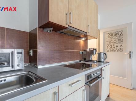 Kuchyňská linka | Pronájem bytu, 1+kk, 40 m²