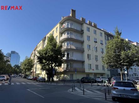Pronájem bytu, 2+1, 42 m² obrázek