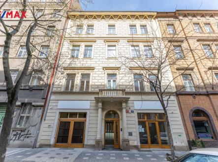 Pohled na dům | Pronájem bytu, 2+kk, 49 m²