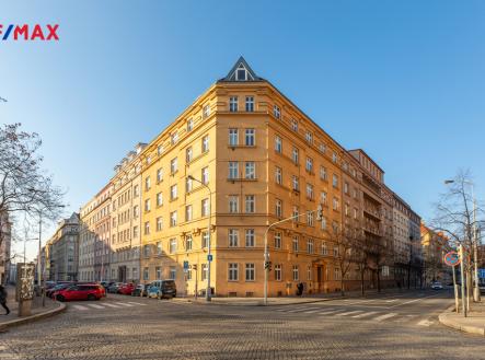 Pohled na dům | Prodej bytu, 2+kk, 72 m²