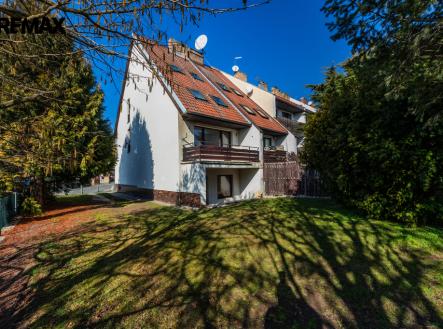1. Pohled na dům ze zahrady | Prodej - dům/vila, 229 m²