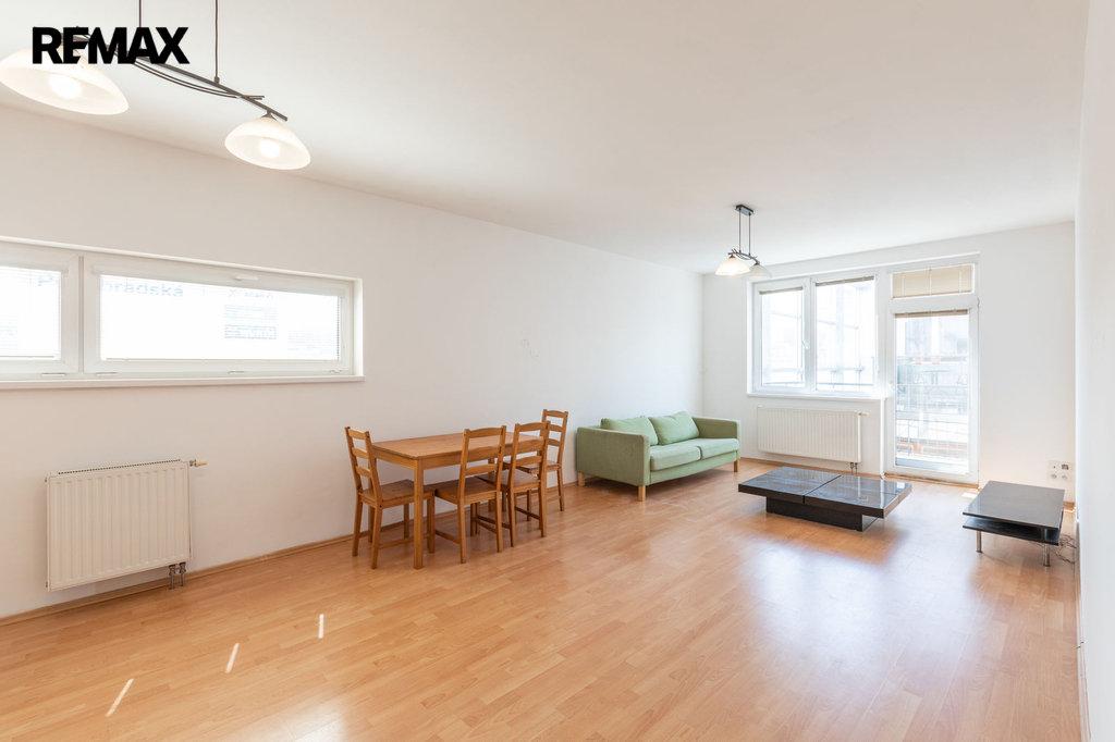 Obývací pokoj s kuchyňským koutem