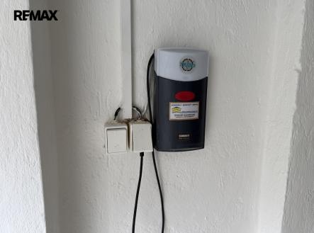 img-1999.jpg | Pronájem - malý objekt/garáž