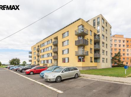 Pohled na dům | Pronájem bytu, 3+1, 95 m²