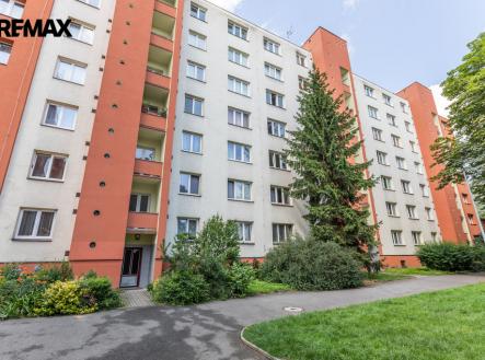 Pohled na dům | Prodej bytu, 2+1, 53 m²