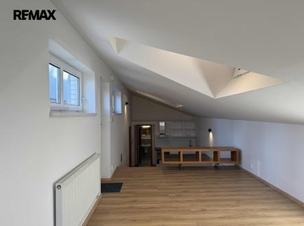 garsonka-00006-1.jpg | Pronájem bytu, 1+kk, 46 m²