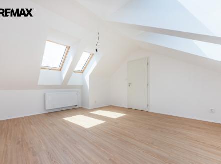 2. Ložnice v 8. NP | Prodej bytu, 3+kk, 71 m²