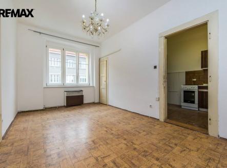 4. Obývací pokoj a pohled ke kuchyni | Pronájem bytu, 2+1, 49 m²