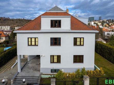 Prodej - dům/vila, 637 m²
