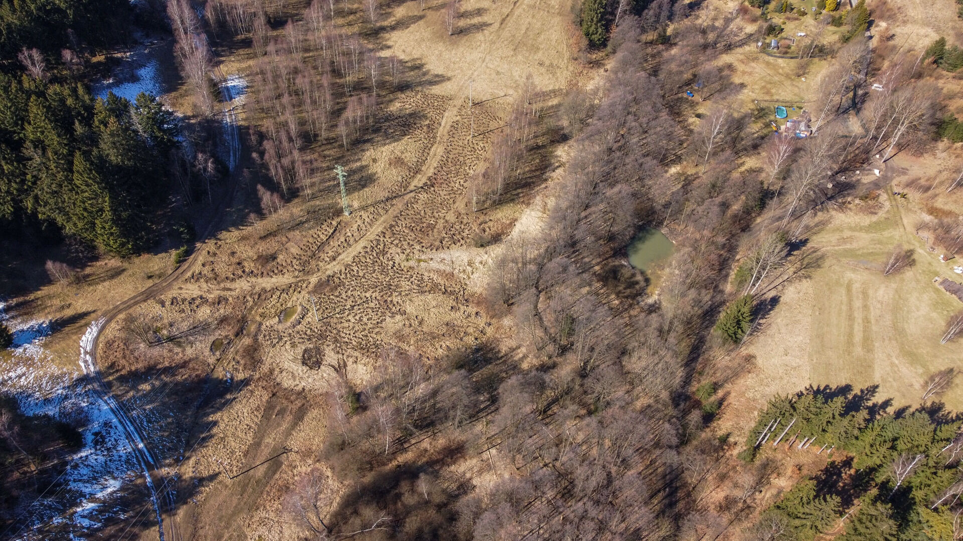 Galerie, ovocný sad a vodní plochy v k.ú. Dlouhý Most