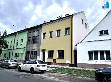 Fotka 1 | Prodej - dům/vila, 203 m²